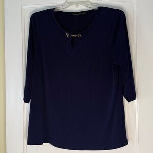 Tahari 1X Navy Blue Top Gold Chain Neckline Blouse Plus Size Elegant EUC